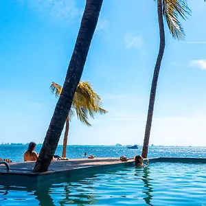 Enigmatic Beach **** Isla Mujeres